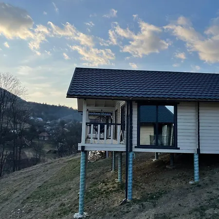 Tri Podobovets